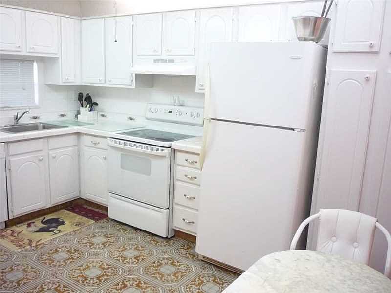 1st image of 9411 N Hollybrook Lake Dr APT 101