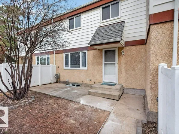 3 Twin Ter E, Edmonton, AB T6K 1V4