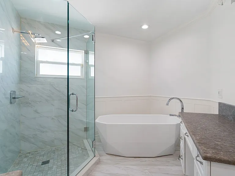 3924 Versailles Dr — Photo 7
