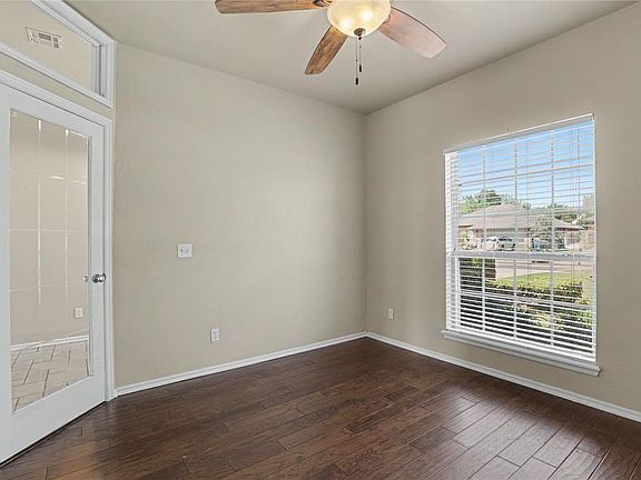 3rd image of 1832 Camden Way