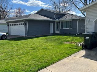 1907 20th Ave, Sterling, IL 61081