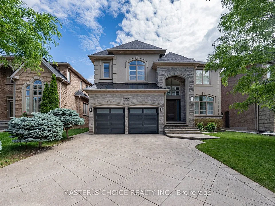 2357 Rideau Dr