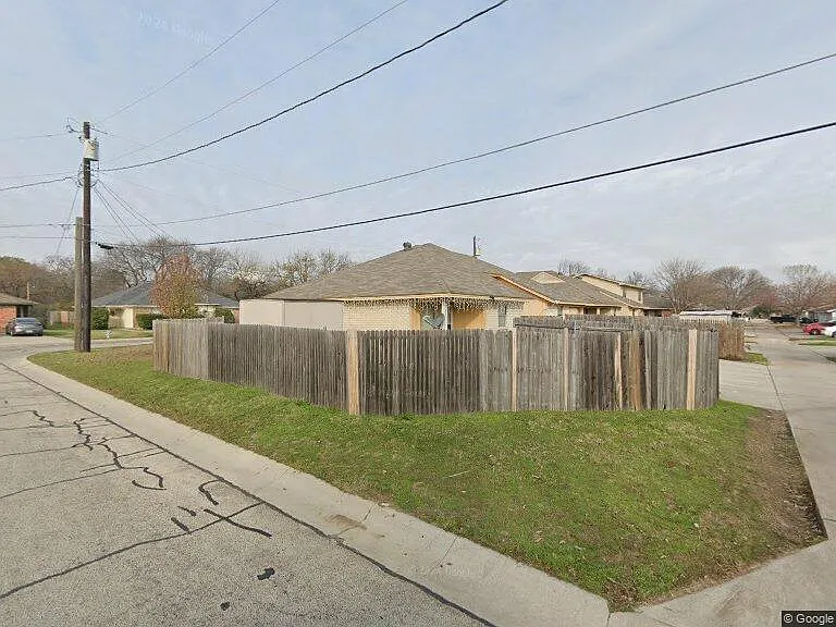 3300 Gardenview Cir — Photo 3