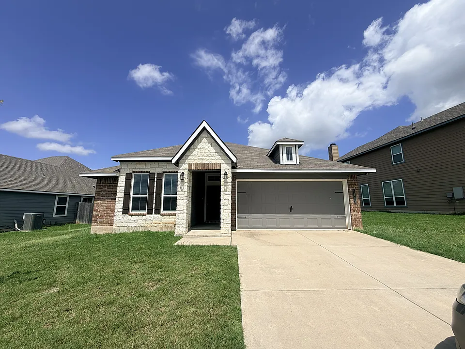 1818 Bayou Wood Ln