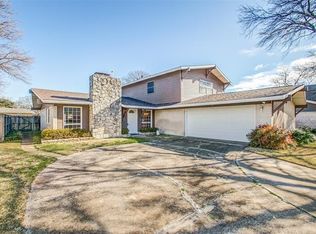 902 Pinecrest Dr, Richardson, TX 75080