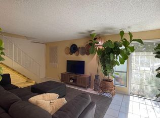 2077 N Avenida Refugio #2, Simi Valley, CA 93063