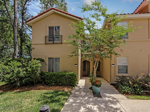 2nd image of 3825 Lavista Cir