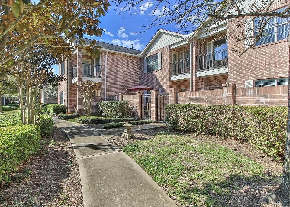 1st image of 2865 Westhollow Dr Unit 19