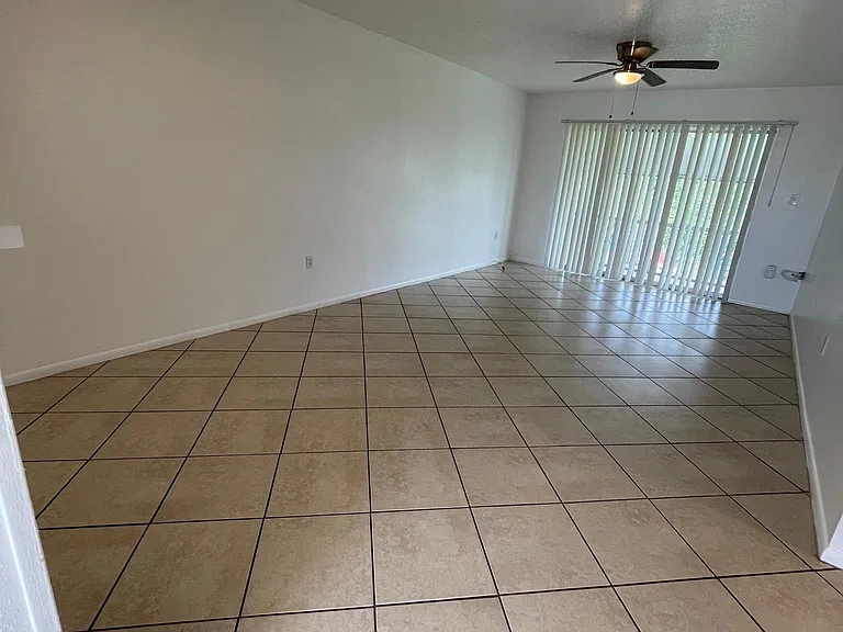 809 W Lancaster Rd #I113 — Photo 1