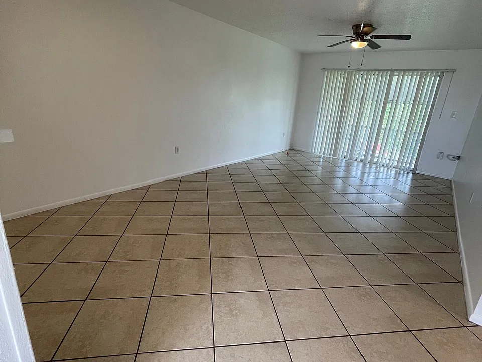 809 W Lancaster Rd #I113
