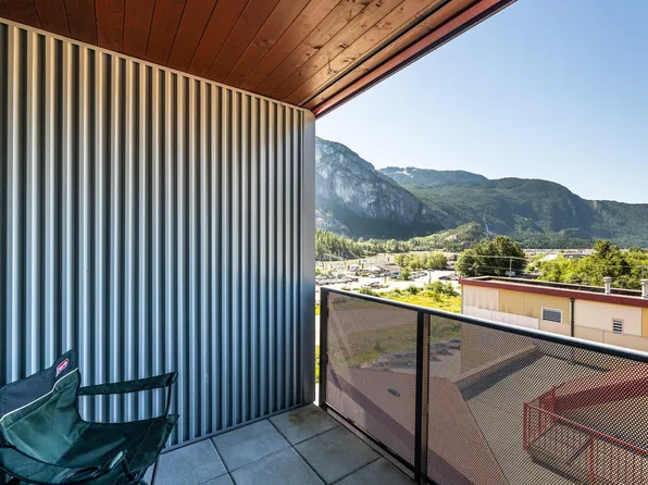 37881 Cleveland Ave #602, Squamish, BC V8B 0Z7