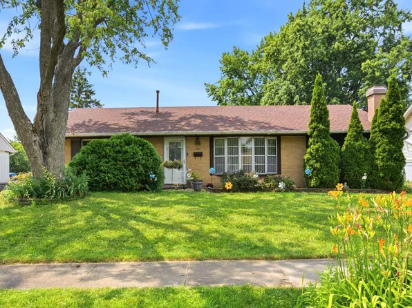 729 Surrey Dr, Streamwood, IL 60107