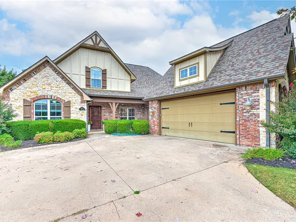 5606 S 46th St, Rogers, AR 72758