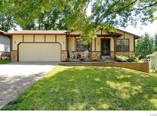 13 River Bluff Dr, Saint Peters, MO