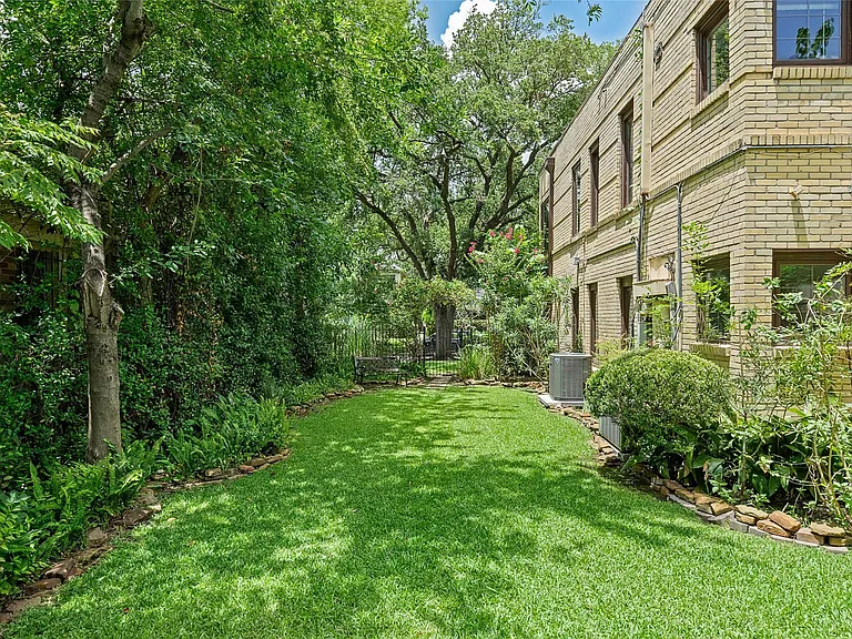 4608 Woodhead St — Photo 10