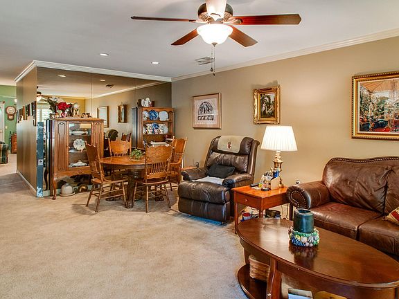 5th image of 445 Siena Dr
