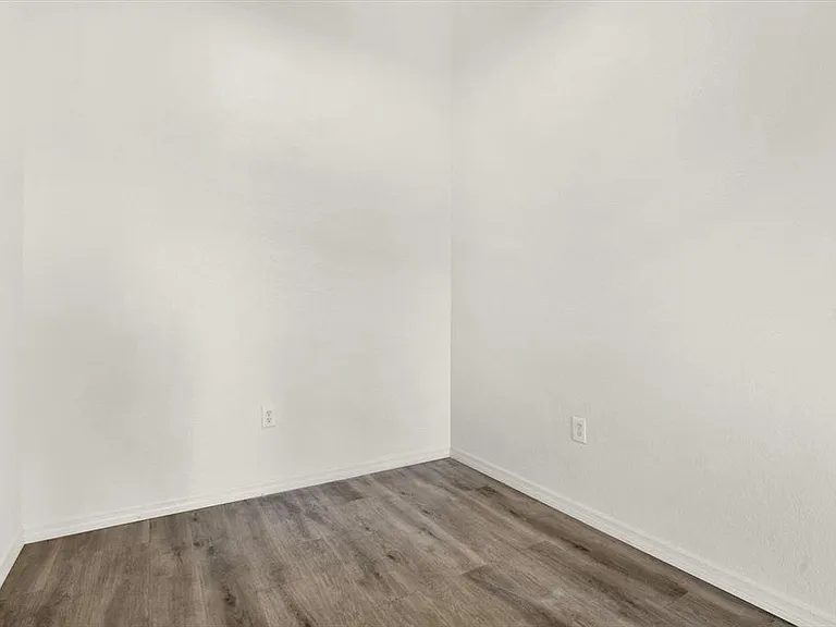 10201 Courtney Palms Blvd #304 — Photo 9