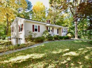 12 W Elro Dr, Oak Ridge, NJ 07438