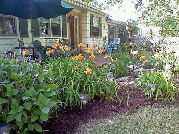 27-29 Windcrest Dr, Cheektowaga, NY 14225