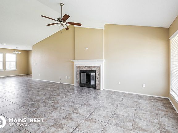3rd image of 809 Nora Ln