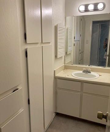 Lots of bathroom storage