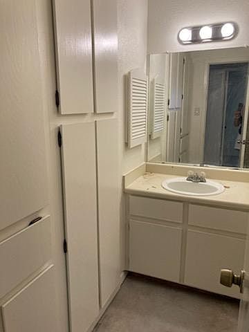 Lots of bathroom storage