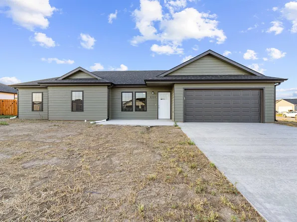 1225 Harbor Dr, Salina, KS 67401