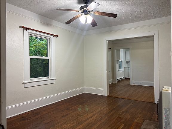 3rd image of 140 Fairview Ave