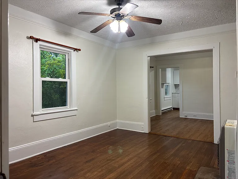 140 Fairview Ave — Photo 3