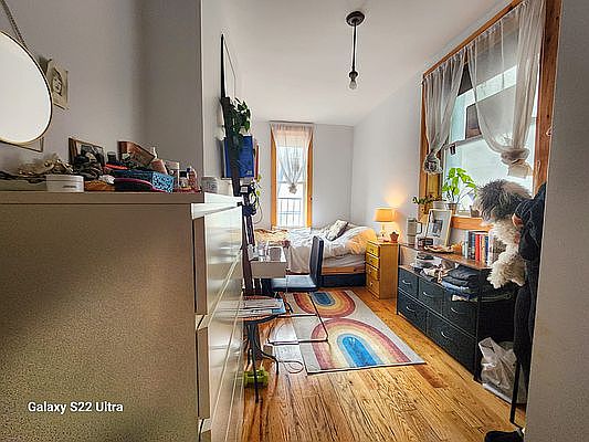 5th image of 643 Willoughby Ave APT 4