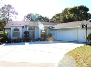 37 Cypress Blvd E, Homosassa, FL 34446