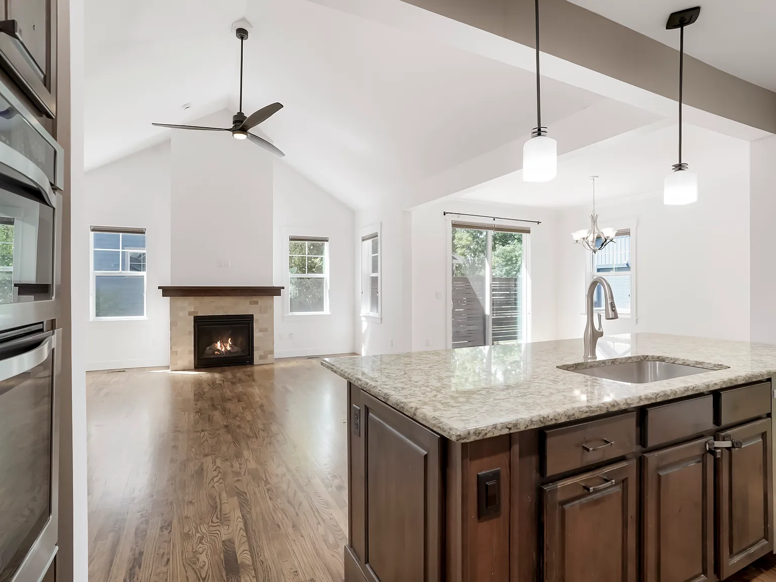 4 bed, 3204 sqft, $3,950 — Photo 4