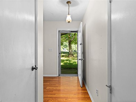2nd image of 5905 Stanleyville Dr