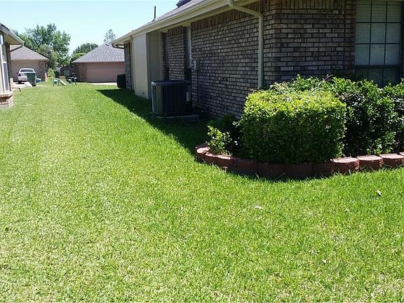3rd image of 1422 Buena Vista Ave