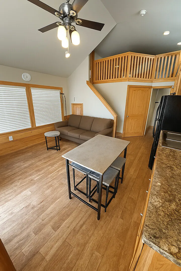 Tiny Cabin Escape 1BR + Loft - Lake Travis — Photo 4