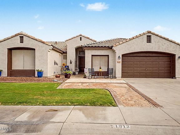 3rd image of 1813 W GOLDFINCH Way