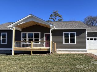 130 Peyton Elaine Rd, Clyde, NC 28721