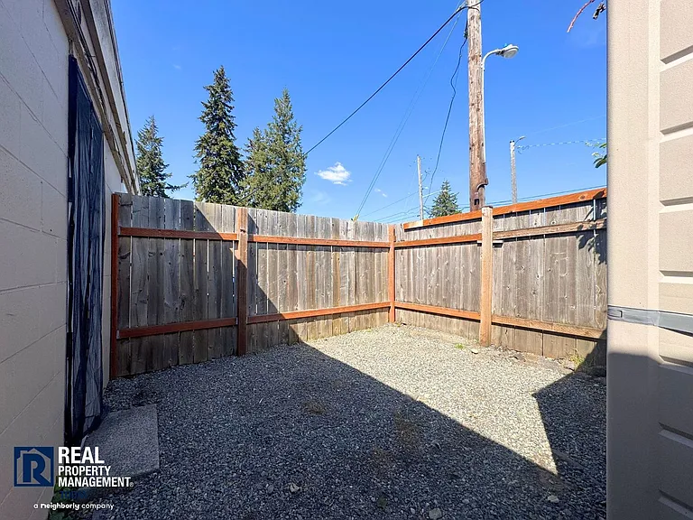 6415 Steilacoom Blvd SW Tacoma — Photo 7