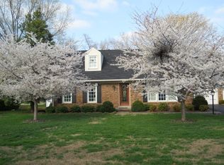 107 Whispering Hills Blvd, Bowling Green, KY 42101