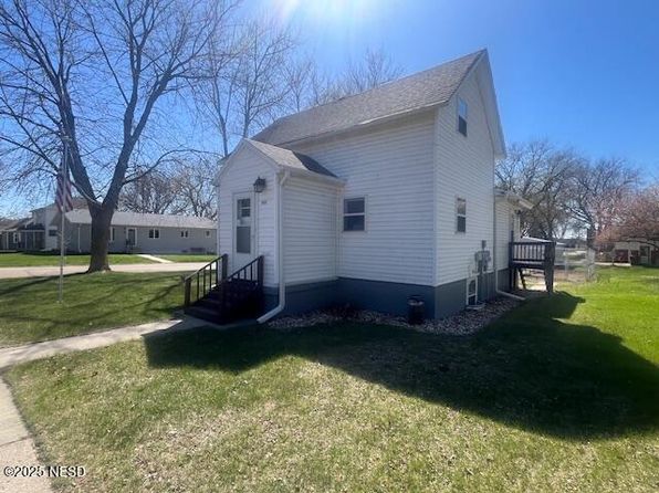 812 S 2nd St, Milbank, SD 57252