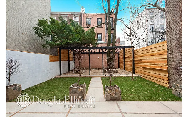 Sold by Douglas Elliman | media 22