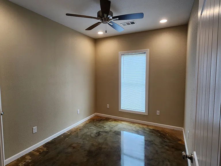 2203 Everett Dr — Photo 13