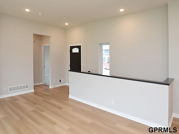 3rd image of 10121 S 181st St