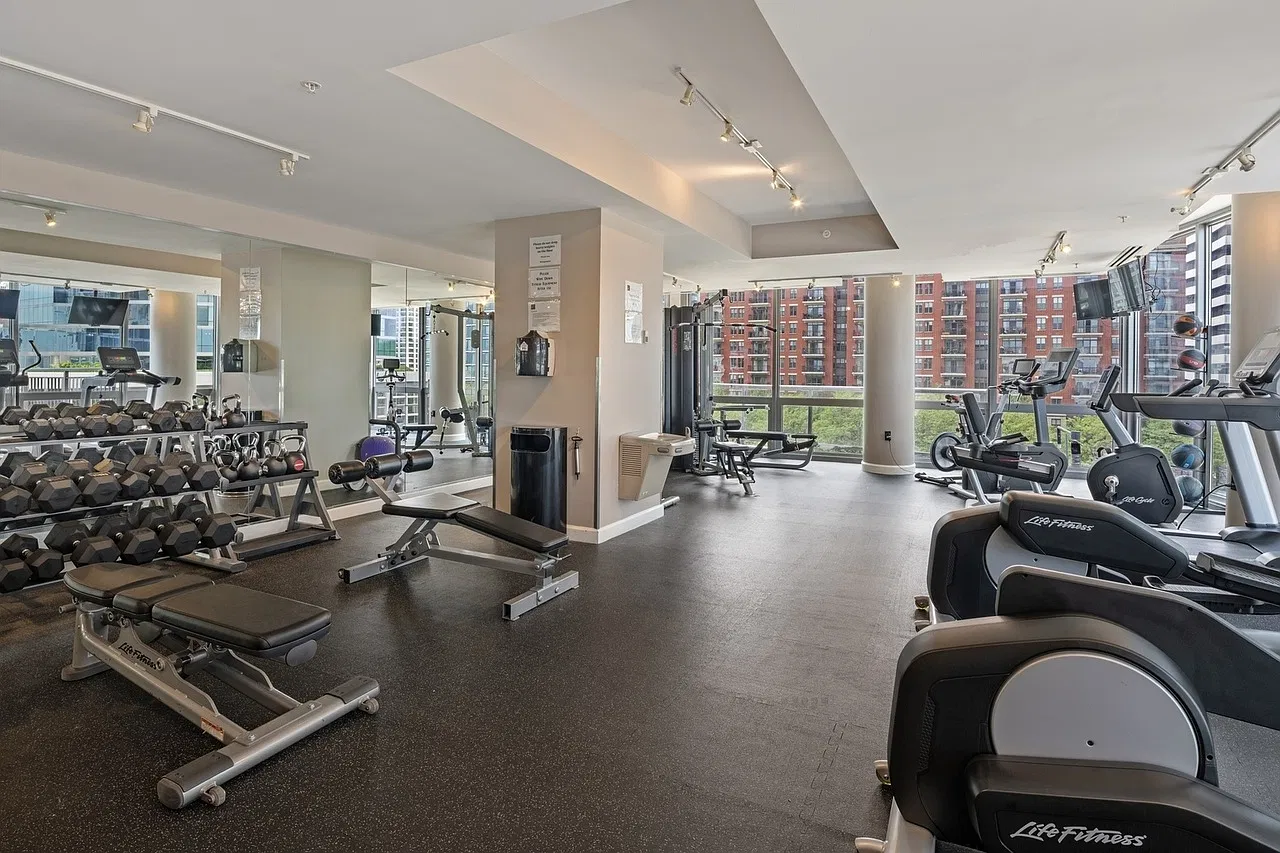 1 bed, 900 sqft, $3,800 — Photo 2