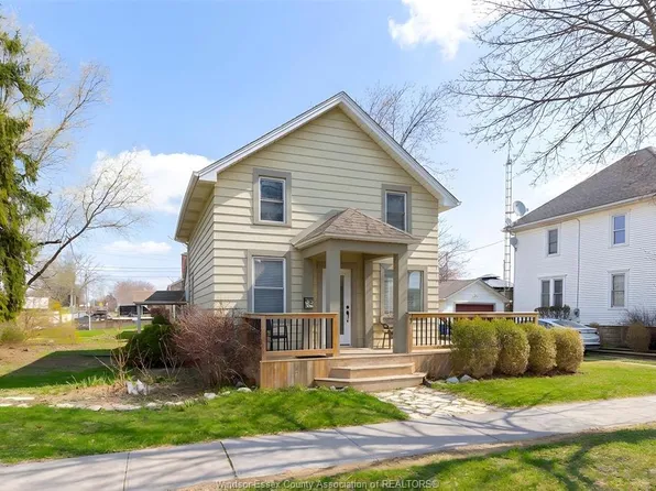 21 Clark St W, Leamington, ON N8H 1E5