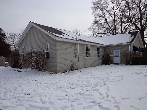 4th image of 327 Pokagon St