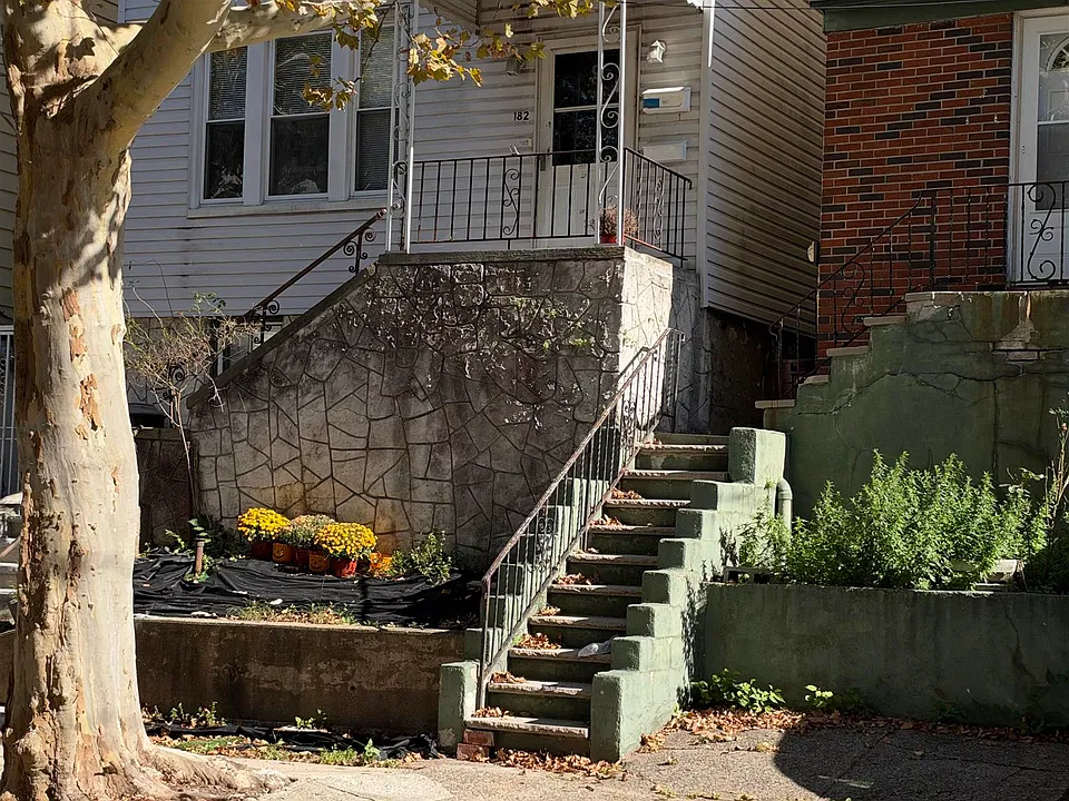 182 Terrace Ave #2