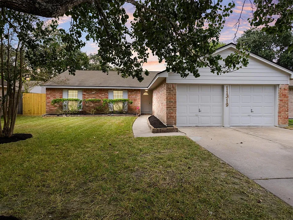 11319 Rousseau Dr
