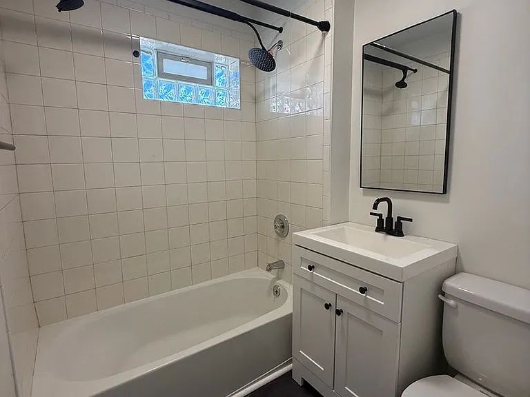 131 W Pike St — Photo 16