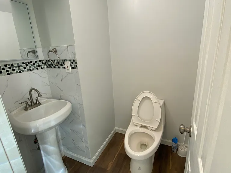 336 Scranton Ave #1 — Photo 43